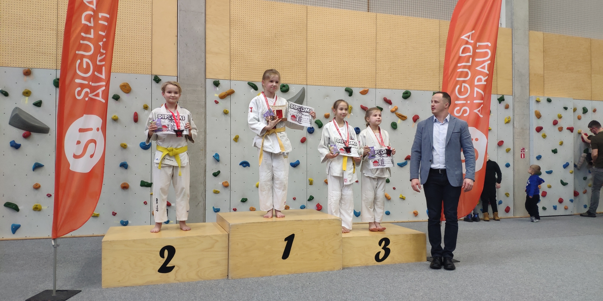 Ropažu novada sportisti izcīna uzvaras džudo un karate starptautiskās sacensībās