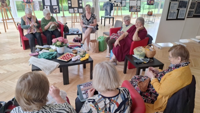 Vispasaules publiskās adīšanas diena 