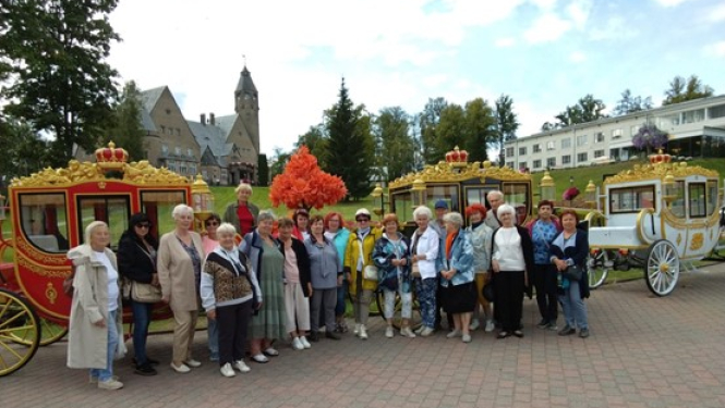 seniori ekskursijā