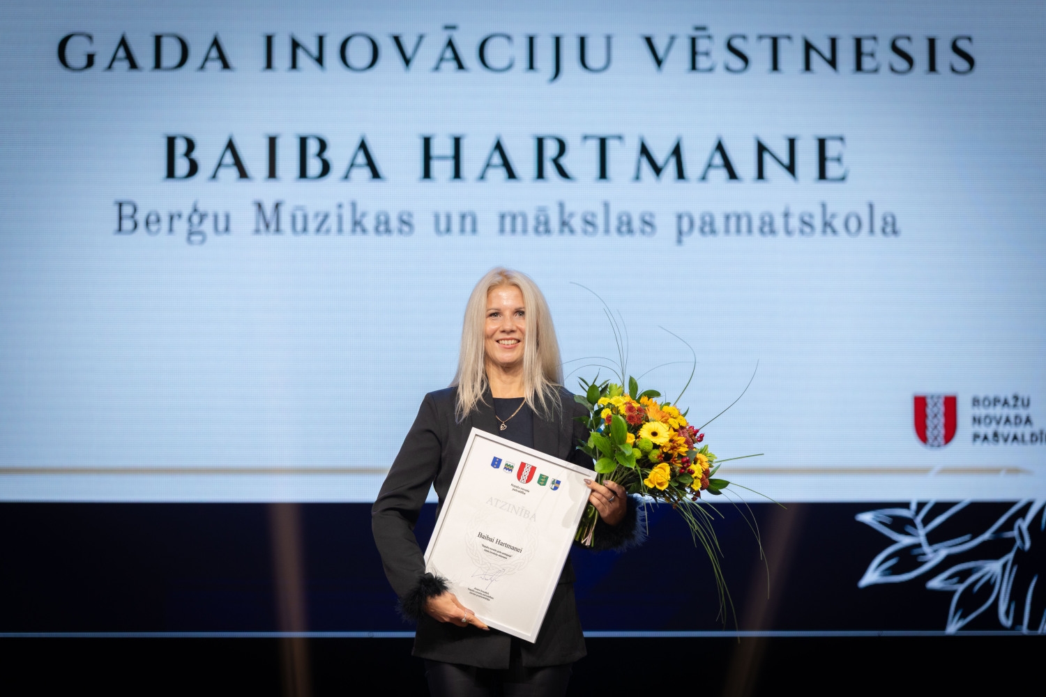 Sumināti pašvaldības balvas "Ropažu novada gada pedagogs" saņēmēji