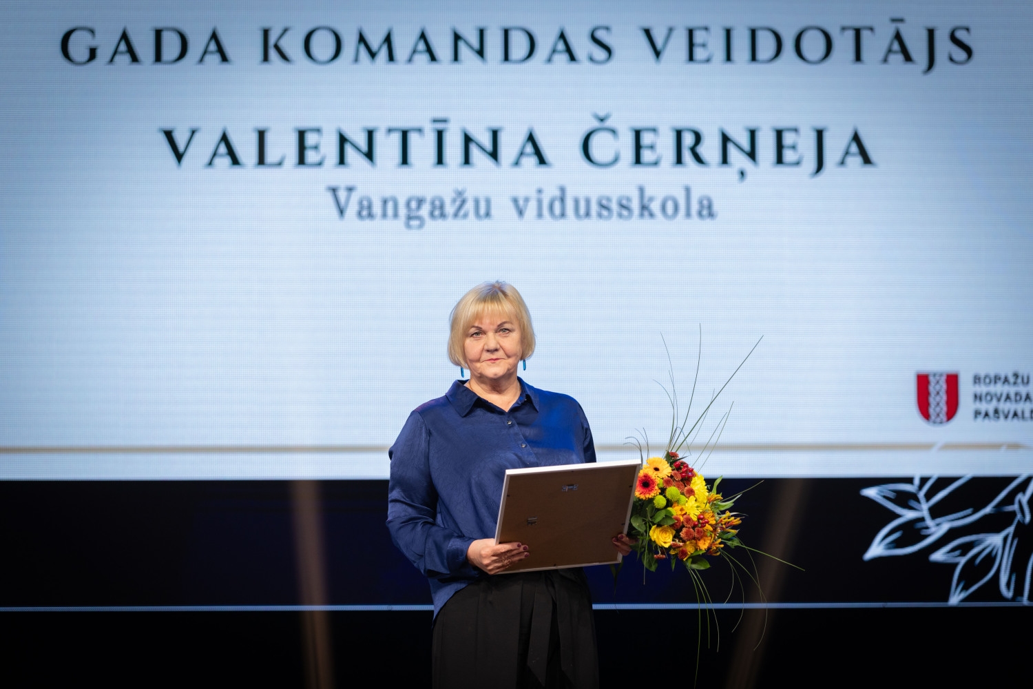 Sumināti pašvaldības balvas "Ropažu novada gada pedagogs" saņēmēji