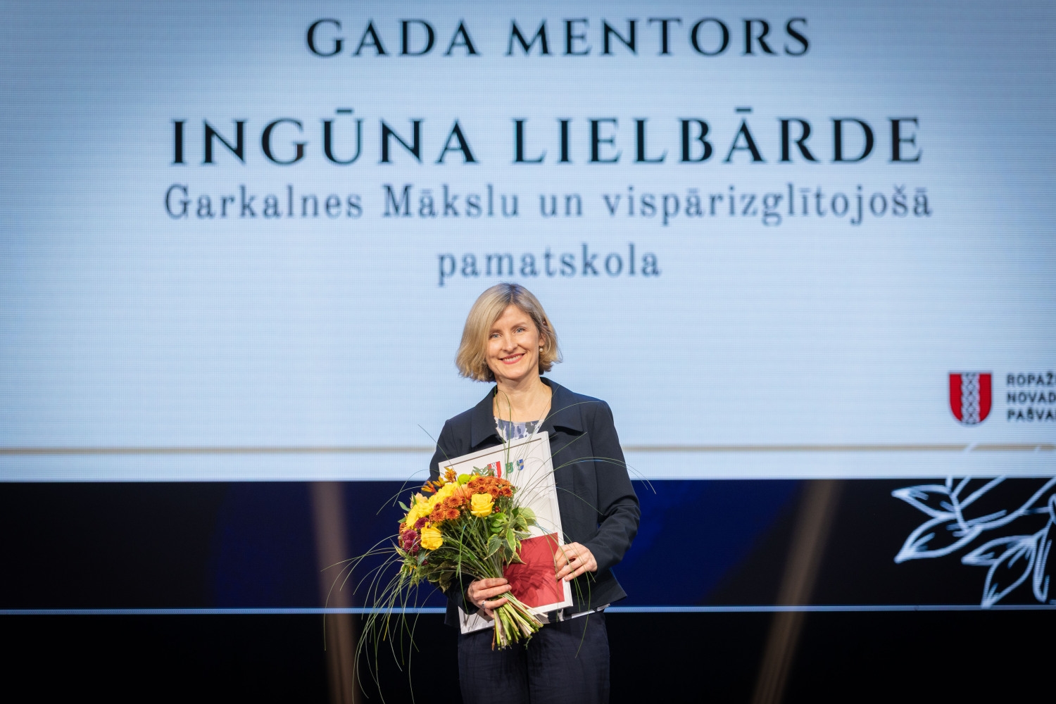 Sumināti pašvaldības balvas "Ropažu novada gada pedagogs" saņēmēji