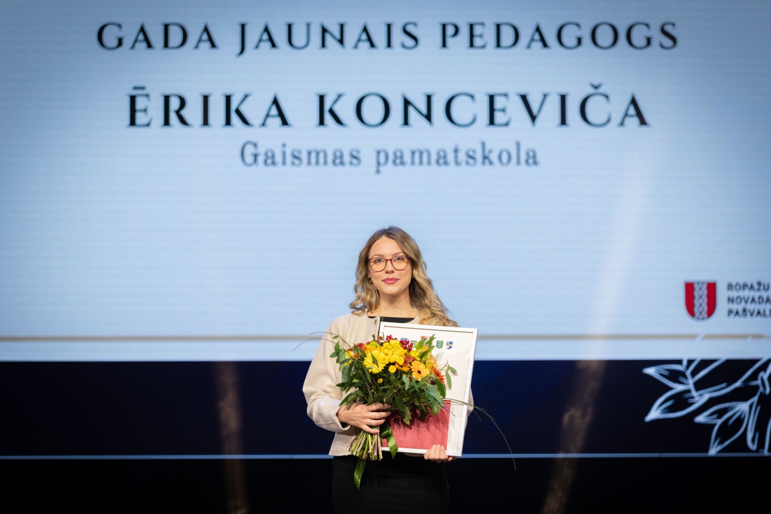 Sumināti pašvaldības balvas "Ropažu novada gada pedagogs" saņēmēji