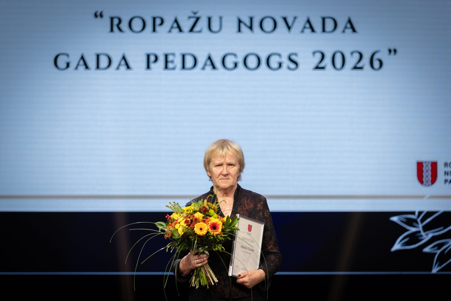 Sumināti pašvaldības balvas "Ropažu novada gada pedagogs" saņēmēji
