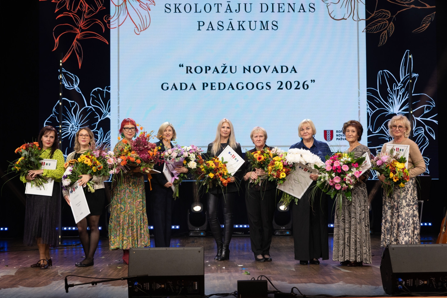 Sumināti pašvaldības balvas "Ropažu novada gada pedagogs" saņēmēji