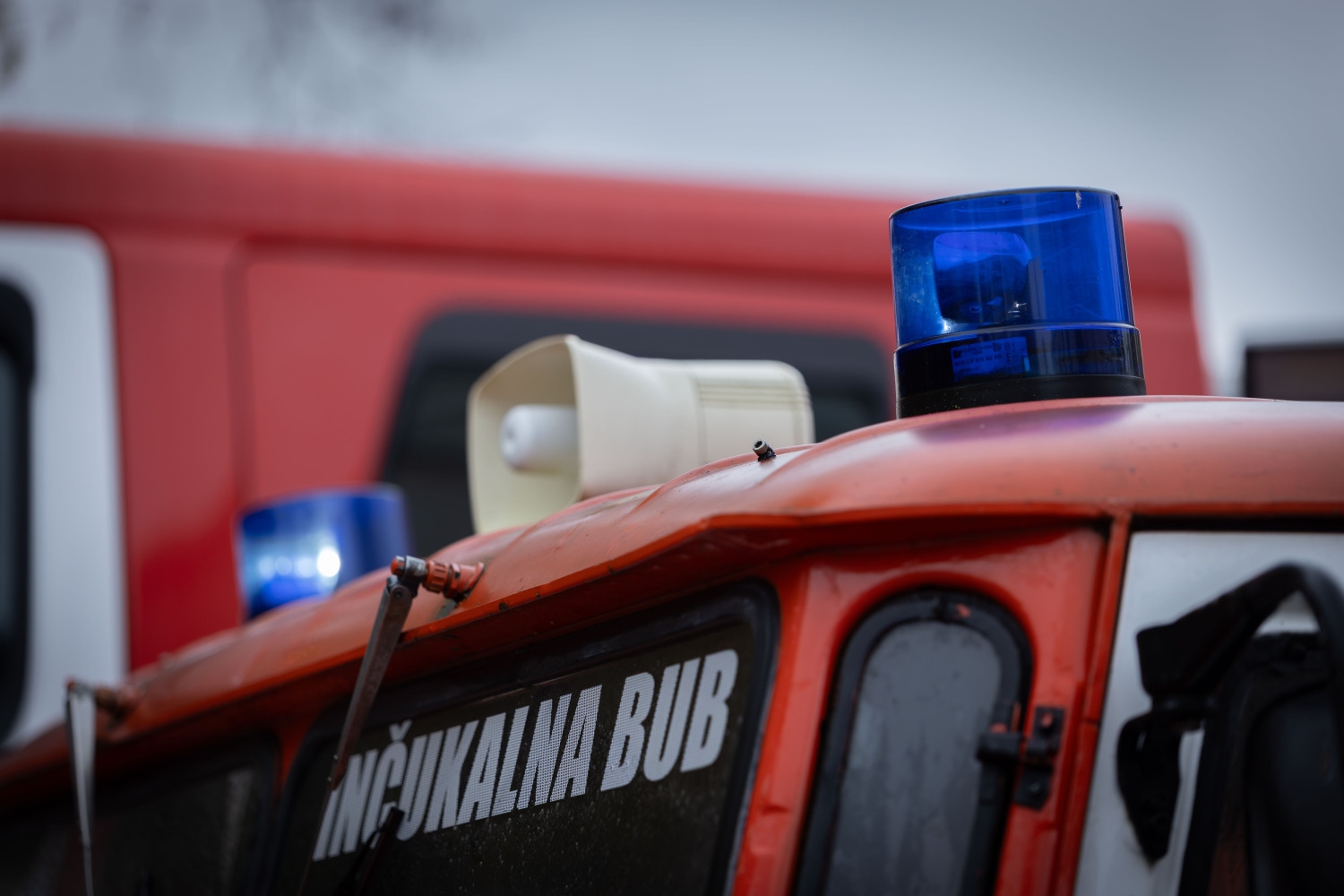 pašvaldība nodod ugunsdzēsības automašīnas Inčukalna Brīvprātīgo ugunsdzēsēju biedrībai
