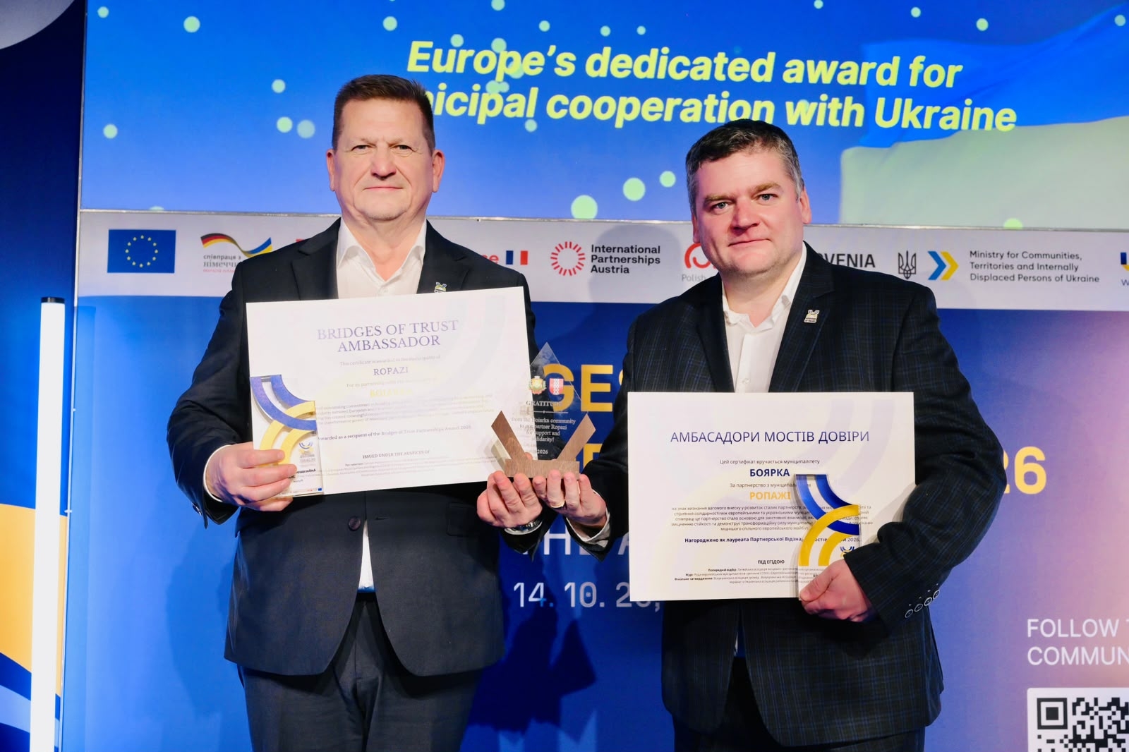 Ropažu novada pašvaldība saņem starptautisku apbalvojumu par atbalstu Ukrainas pilsētai Bojarkai 
