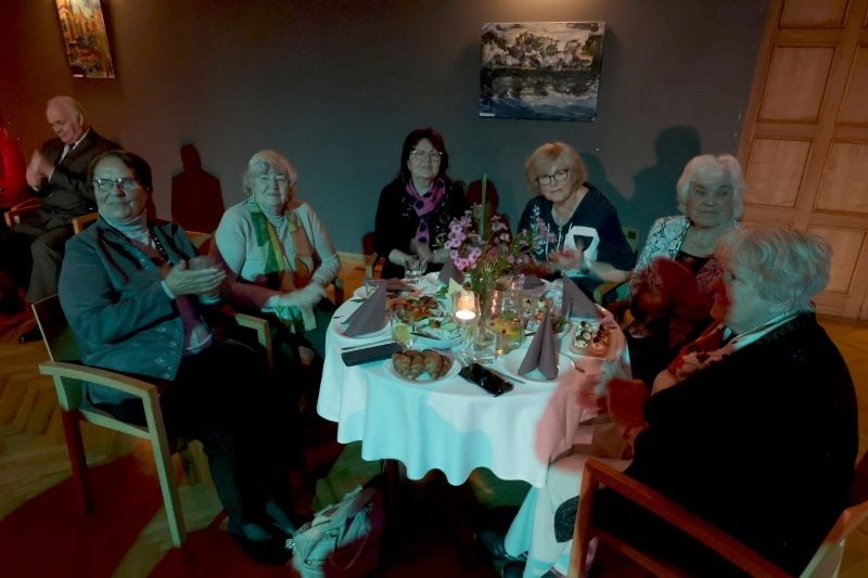 Senioru pasakums