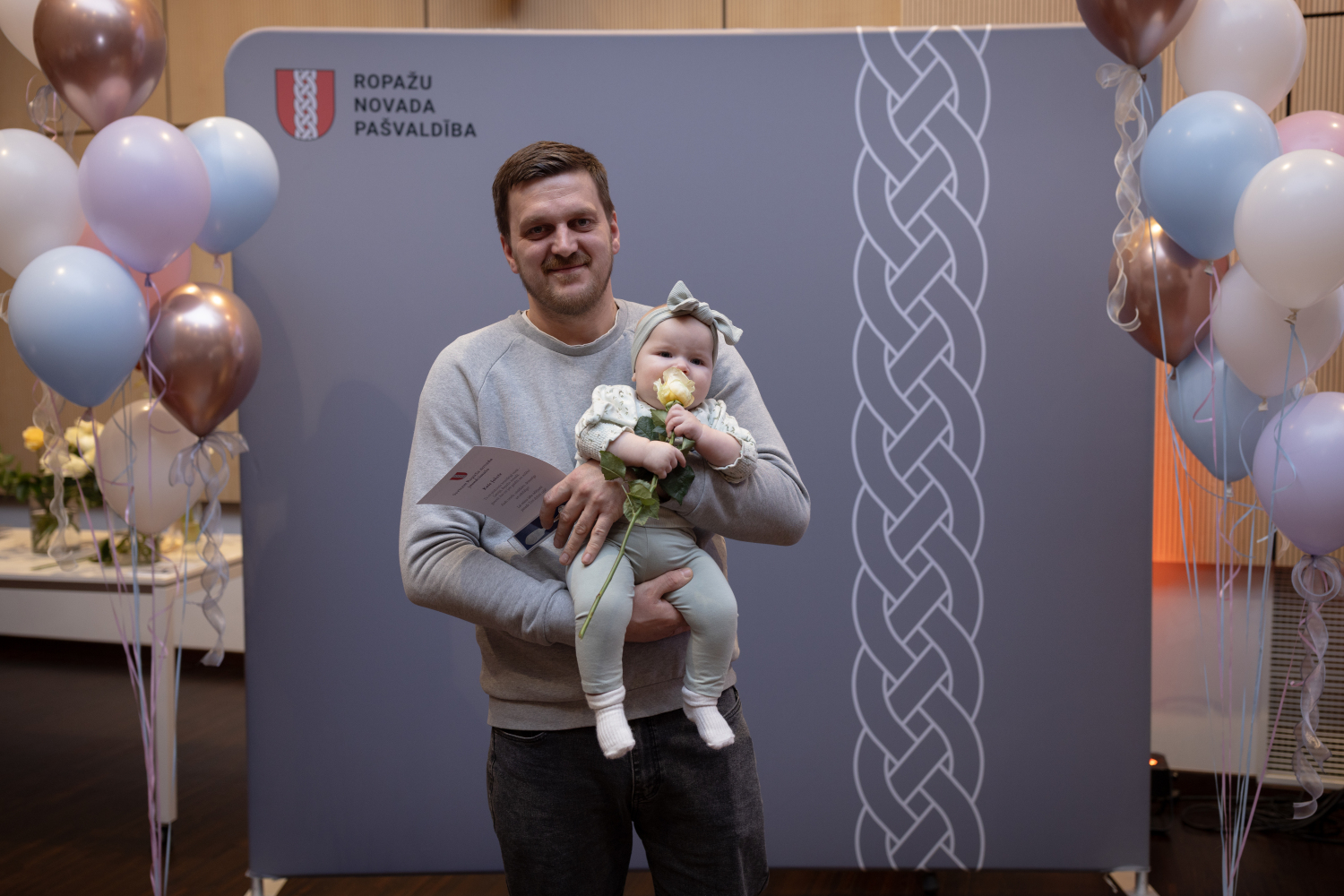 Sudraba karotīšu pasniegšanas pasākums Ropažu novadā deklarētajiem bērniņiem