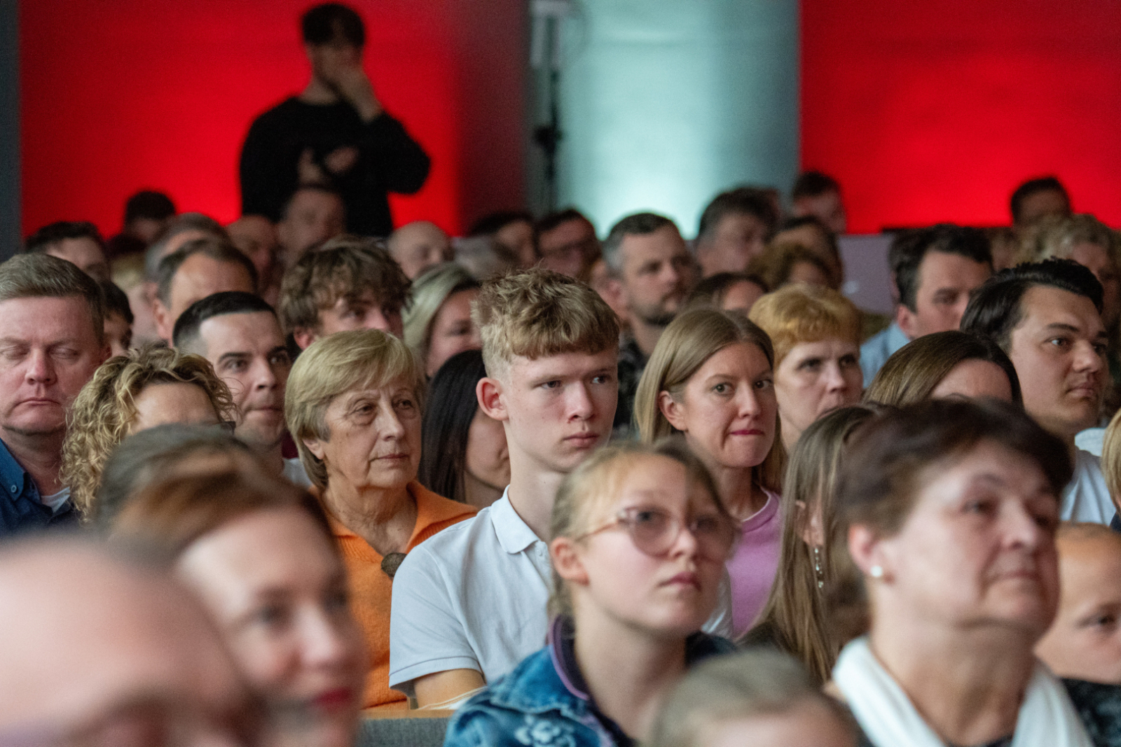 Valsts svētku koncerts ar grupu "The Sound Poets" Ropažu Kultūras centrā