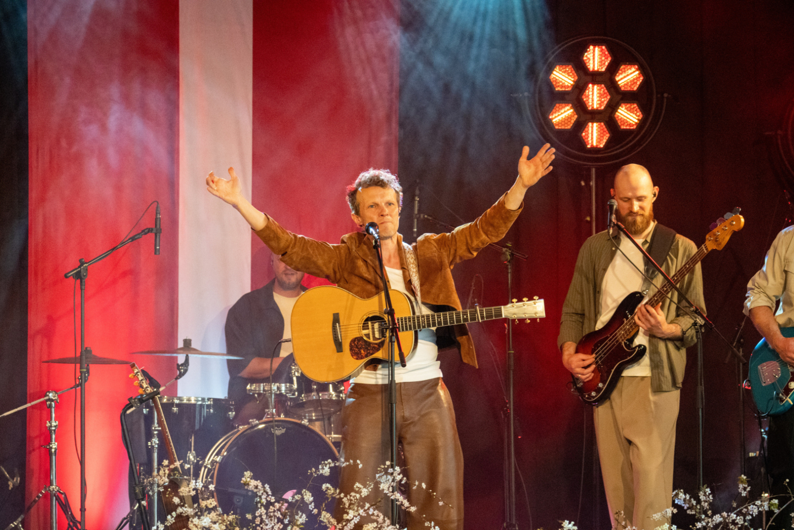 Valsts svētku koncerts ar grupu "The Sound Poets" Ropažu Kultūras centrā