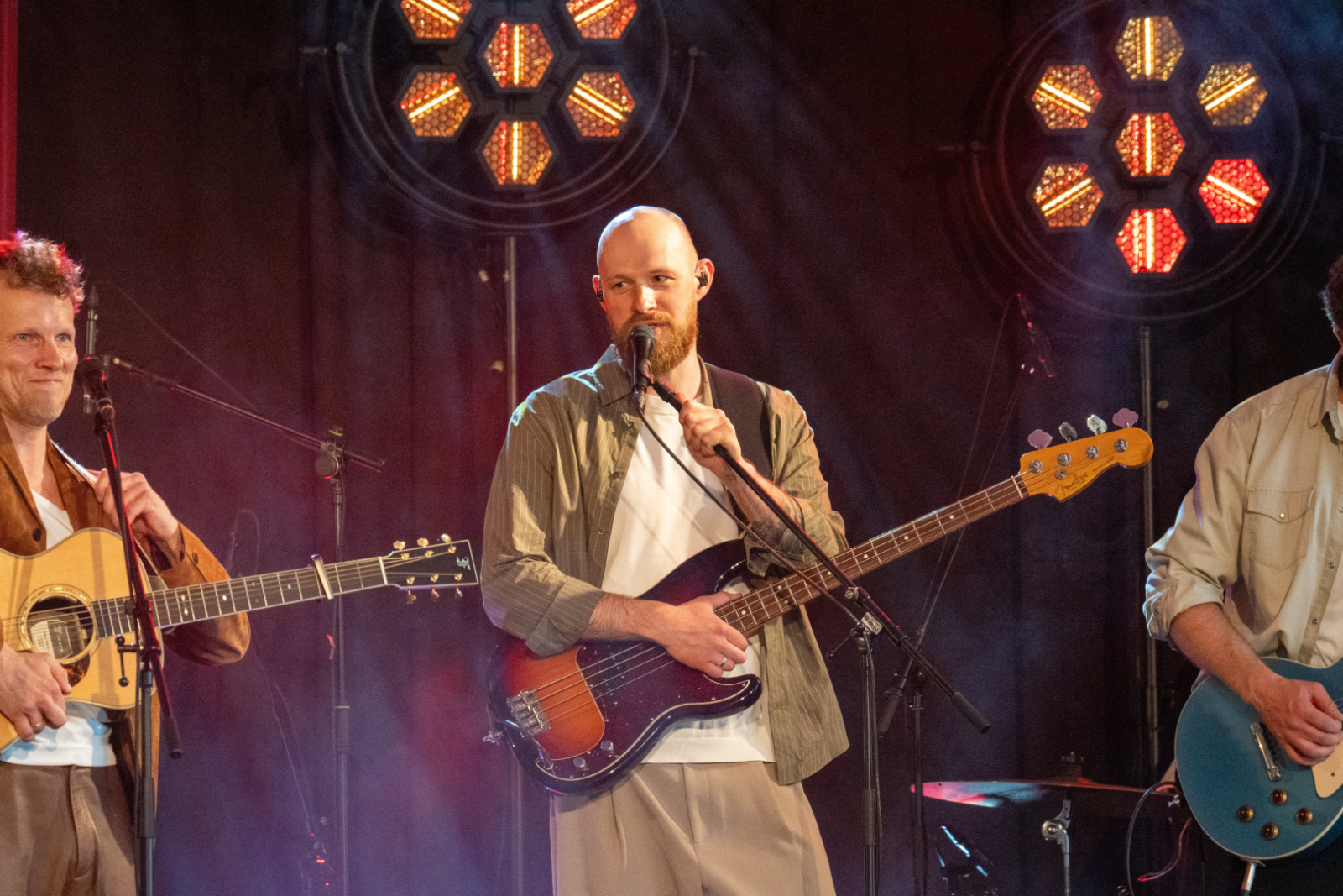 Valsts svētku koncerts ar grupu "The Sound Poets" Ropažu Kultūras centrā