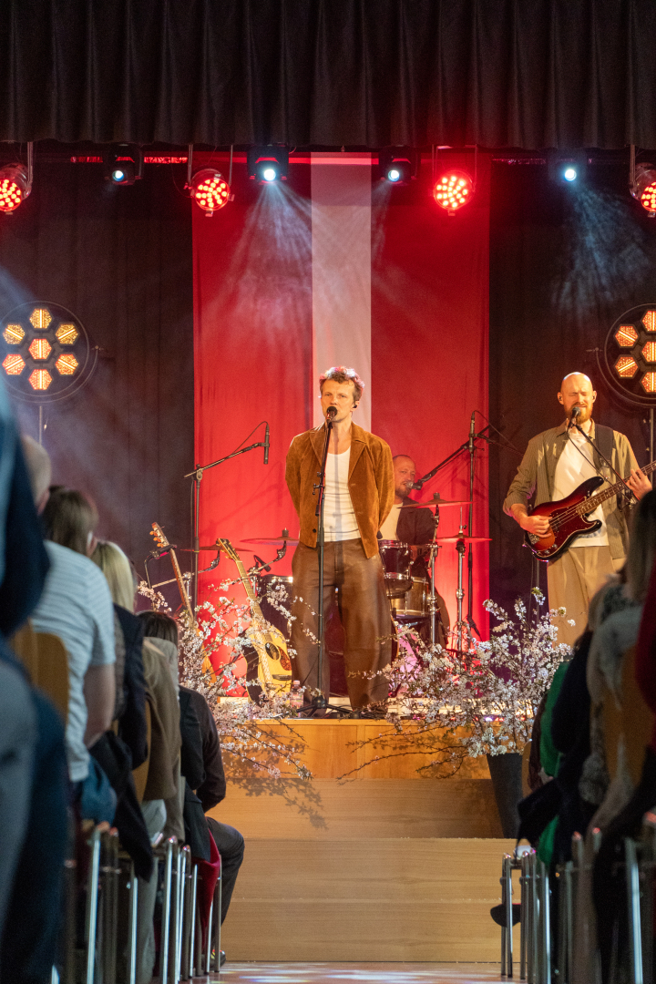 Valsts svētku koncerts ar grupu "The Sound Poets" Ropažu Kultūras centrā