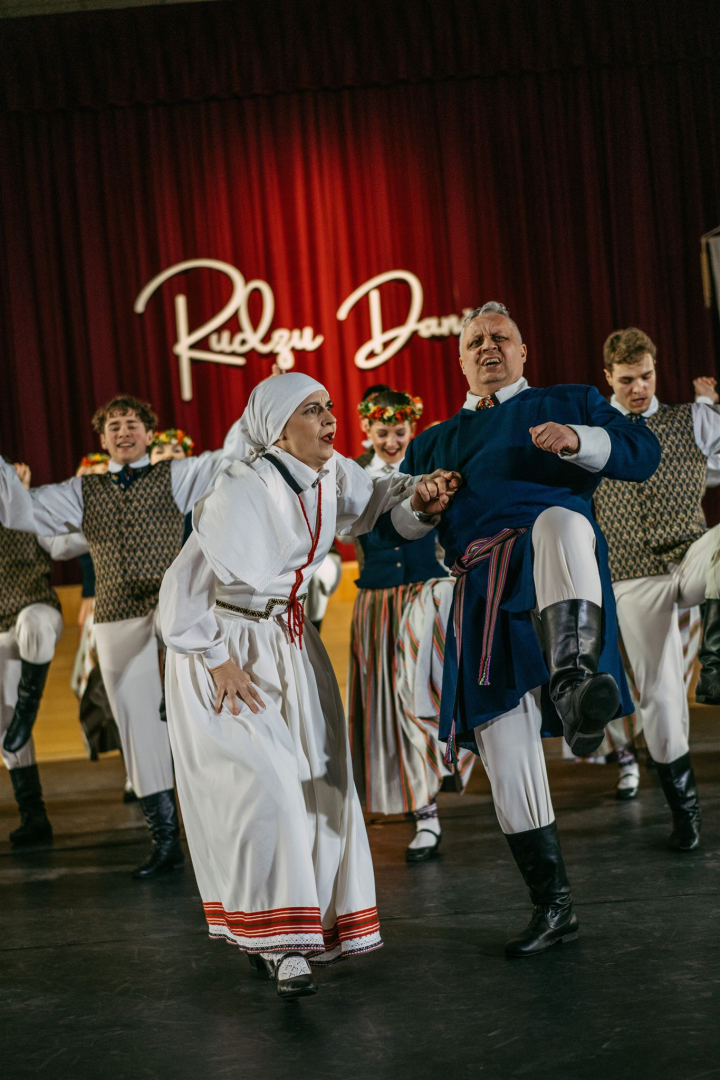 koncerts Rudzu danči, dejotāji