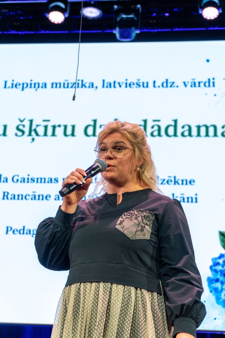Ģimenes dienas koncerts "Man dziesmiņu nepietrūka"