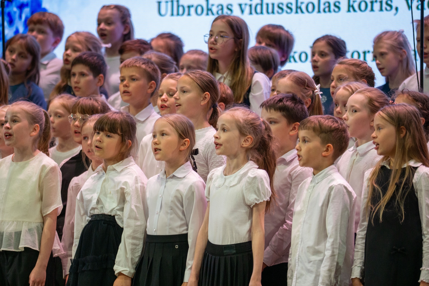 Ģimenes dienas koncerts "Man dziesmiņu nepietrūka"
