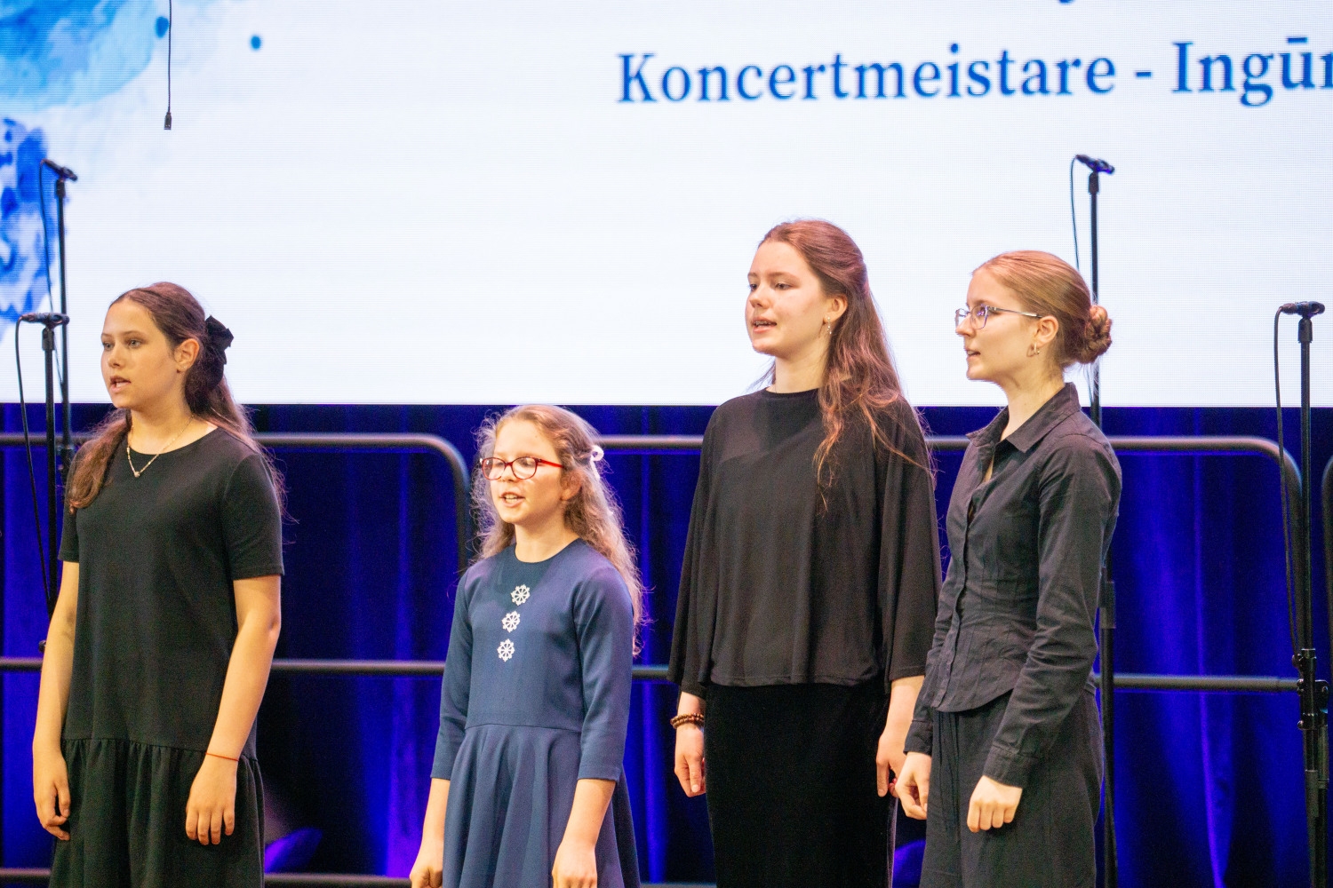 Ģimenes dienas koncerts "Man dziesmiņu nepietrūka"