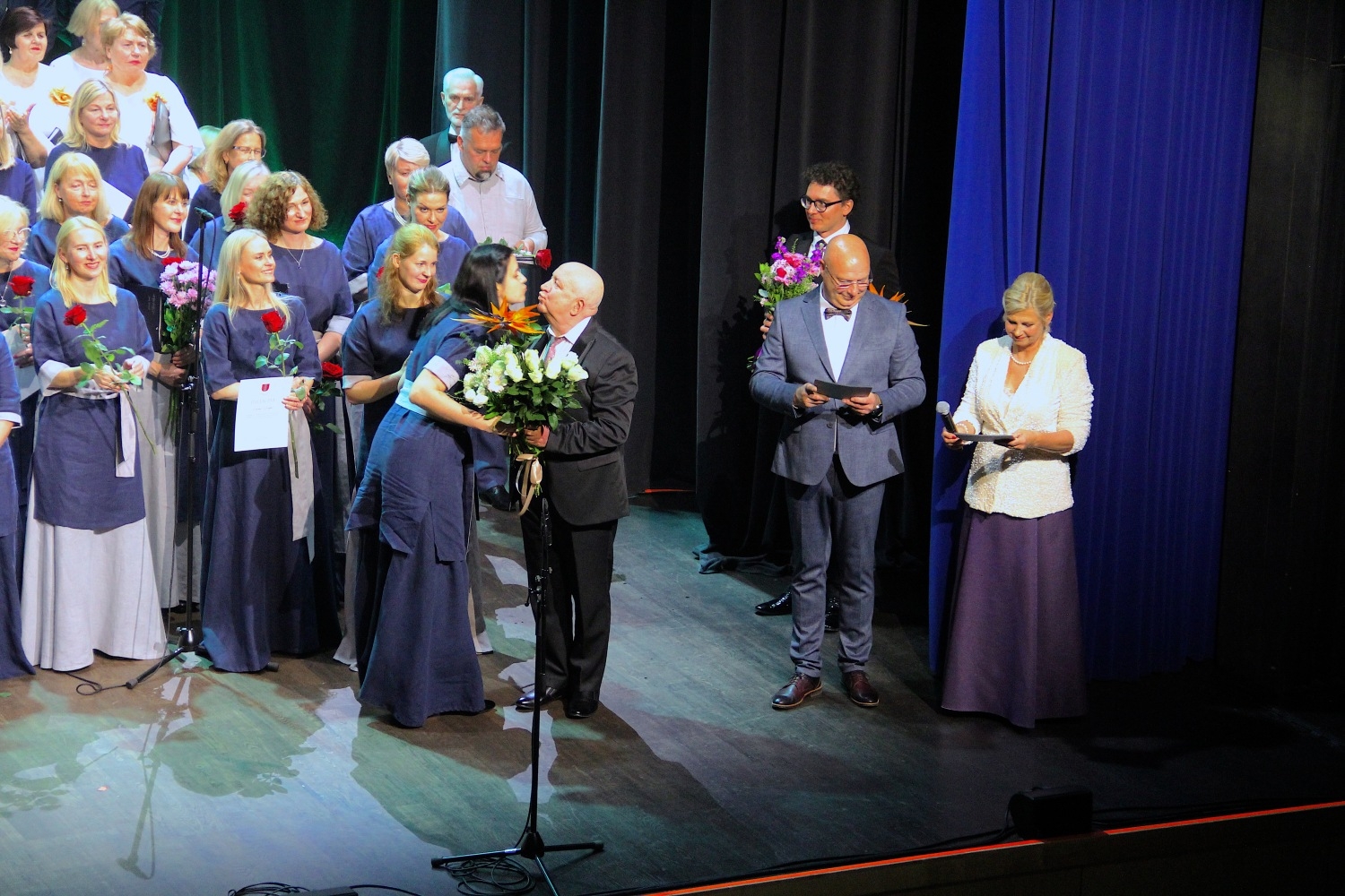Jauktā kora "Ulbroka" jubilejas koncerts "40 pavasarus vienoti dziesmā"