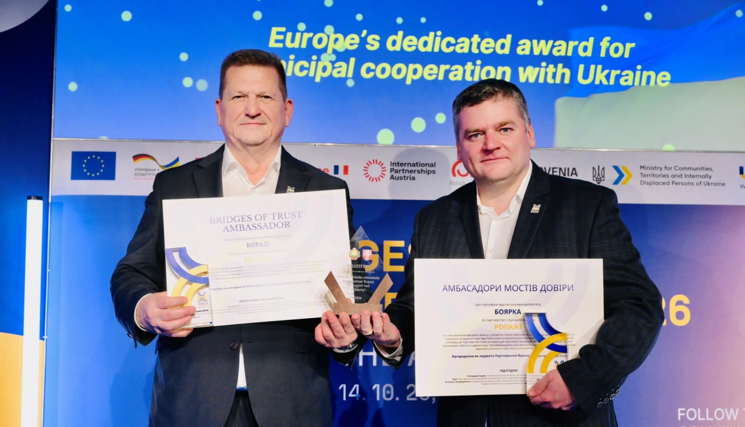 Ropažu novada pašvaldība saņem starptautisku apbalvojumu par atbalstu Ukrainas pilsētai Bojarkai 