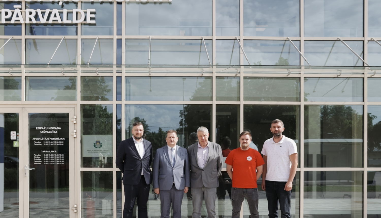 tikšanās ar Sarkanā Krusta pārstāvjiem, kopbilde