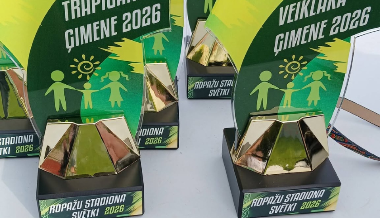 Stadiona svētki 2026, kausi