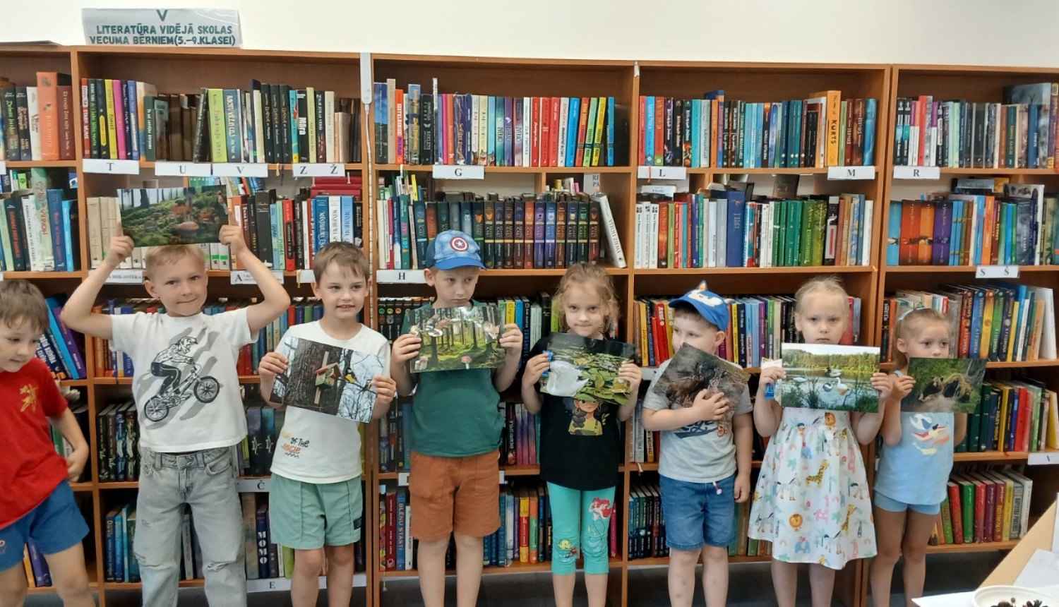 Vangažu pilsētas bibliotēkā notikusi nodarbība "Burvju mežs" 