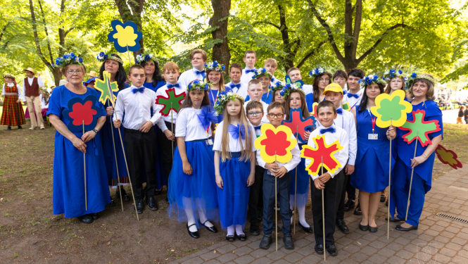 Mēs esam Jūs, Gaismas pamatskolas skolēni XII Dziesmu un deju svētkos, 11.07.2025.
