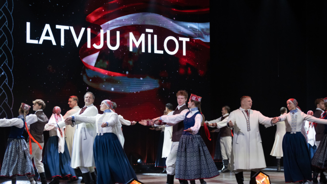 Valsts svētku koncerts “Latviju mīlot” 
