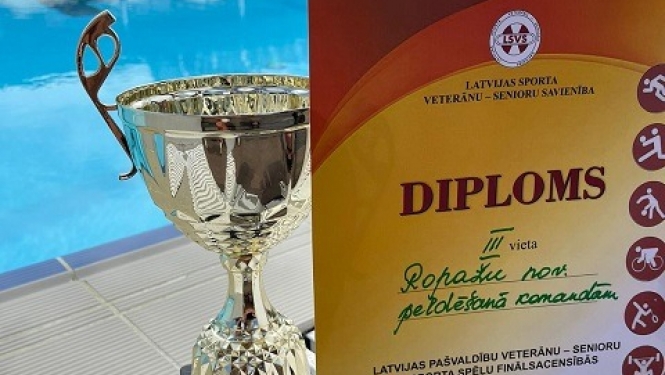 Ropažu novada komandai 3. vieta Latvijas Sporta veterānu savienības 58.sporta spēlēs peldēšanā 