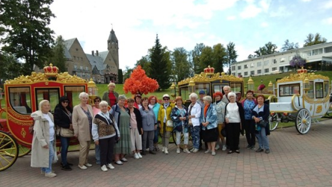 seniori ekskursijā