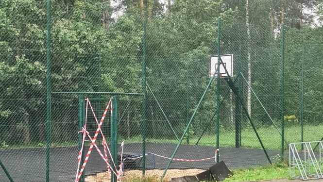 Upesciema stadiona basketbola laukums