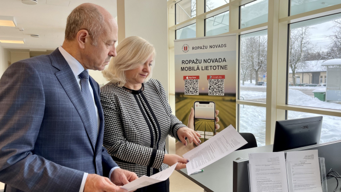 Saeimas deputāts Oļegs Burovs apmeklē Ropažu novadu