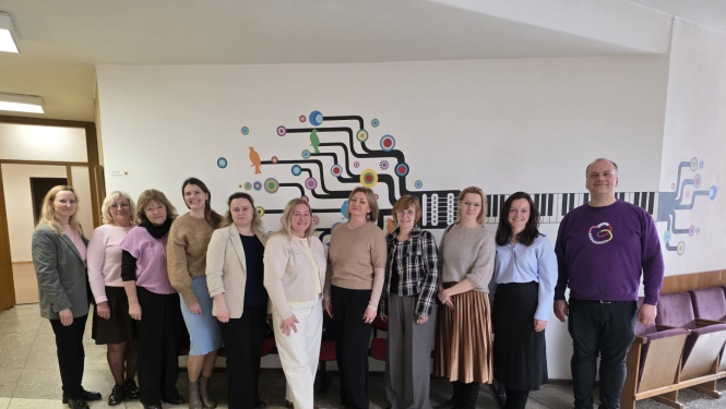 opažu novada Mūzikas un mākslas skolas pārstāvji un pedagogi devās pieredzes apmaiņas braucienā uz Ogres Mūzikas un mākslas skolu. kopbilde