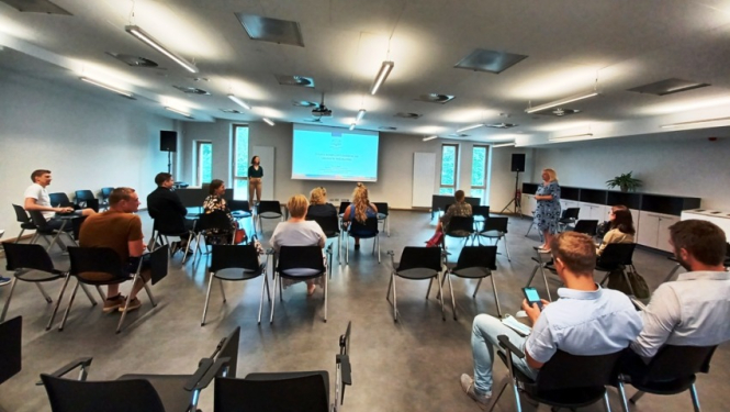 Ropažu novada vadība un jaunatnes lietu speciālisti tikās ar Izglītības un zinātnes ministrijas un Latvijas Jaunatnes padomes pārstāvjiem