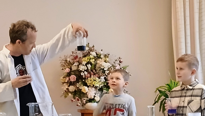 Vangažu pilsētas bibliotēkas Bērnu, jauniešu un vecāku žūrijas 2025. gada sezonas noslēgums