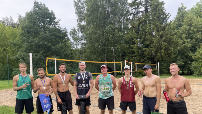 Ropažu pludmales volejbols