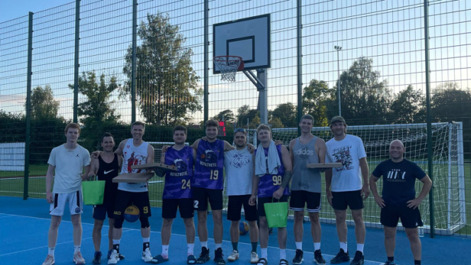 basketbola spēlētāji