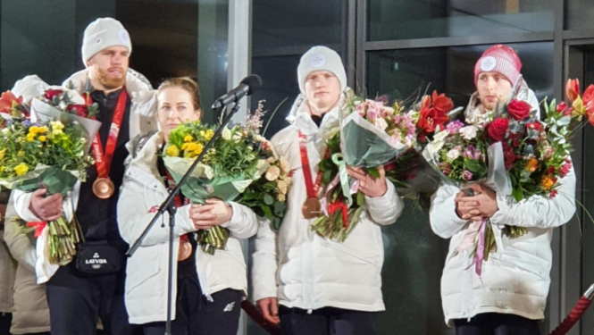 Sagaidām mājās ropažniekus, Olimpiskos medaļniekus Mārtiņu Botu un Robertu Plūmi! 