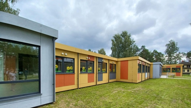 Garkalnē atklāj jaunu moduļu tipa piebūves ēku pirmsskolas izglītības iestādē “Čiekuriņš”