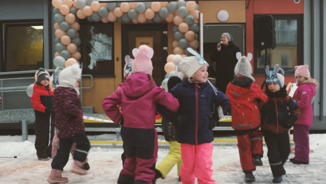 Zaķumuižā atklātas divas moduļu ēkas pirmsskolas izglītības grupām