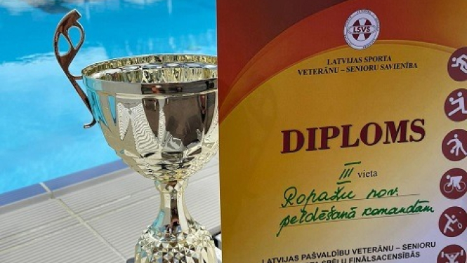 Ropažu novada komandai 3. vieta Latvijas Sporta veterānu savienības 58.sporta spēlēs peldēšanā 