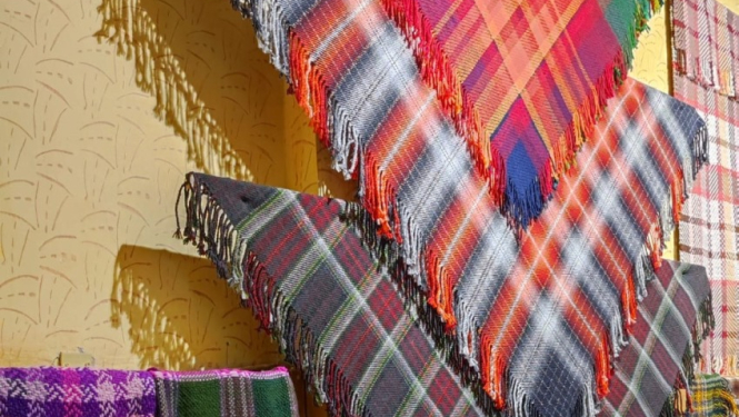 Ropažu Kultūras centra TLMS “Madaras” darbi amatniecības izstādē “Koki gadalaikos – krāsā un kompozīcijā”