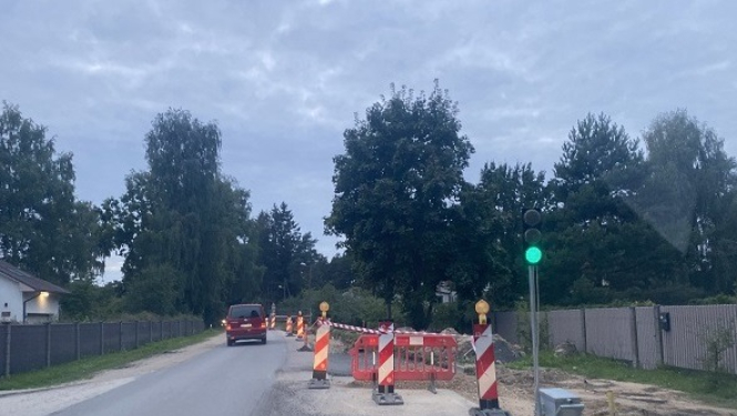 Garkalnē turpinās Upesciema ielas remontdarbi