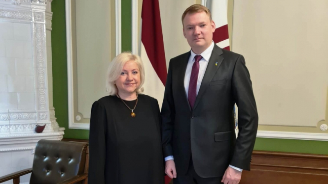 Priekšsēdētāja Vita Paulāne tikās ar Saeimas priekšsēdētāju Edvardu Smiltēnu