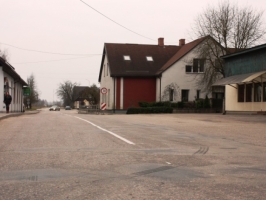 Ropažu centra ēkas
