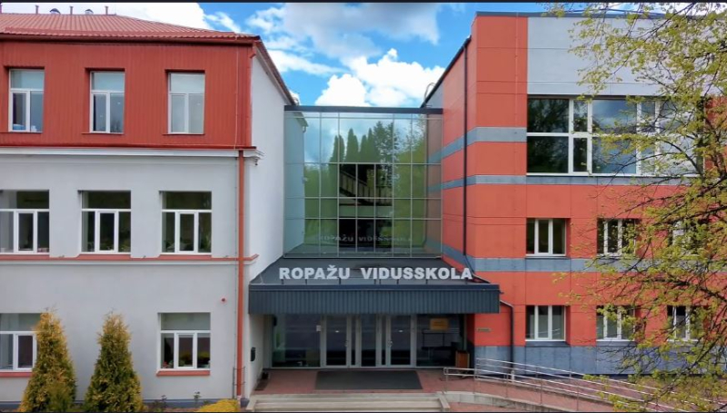 ropažu vidusskola