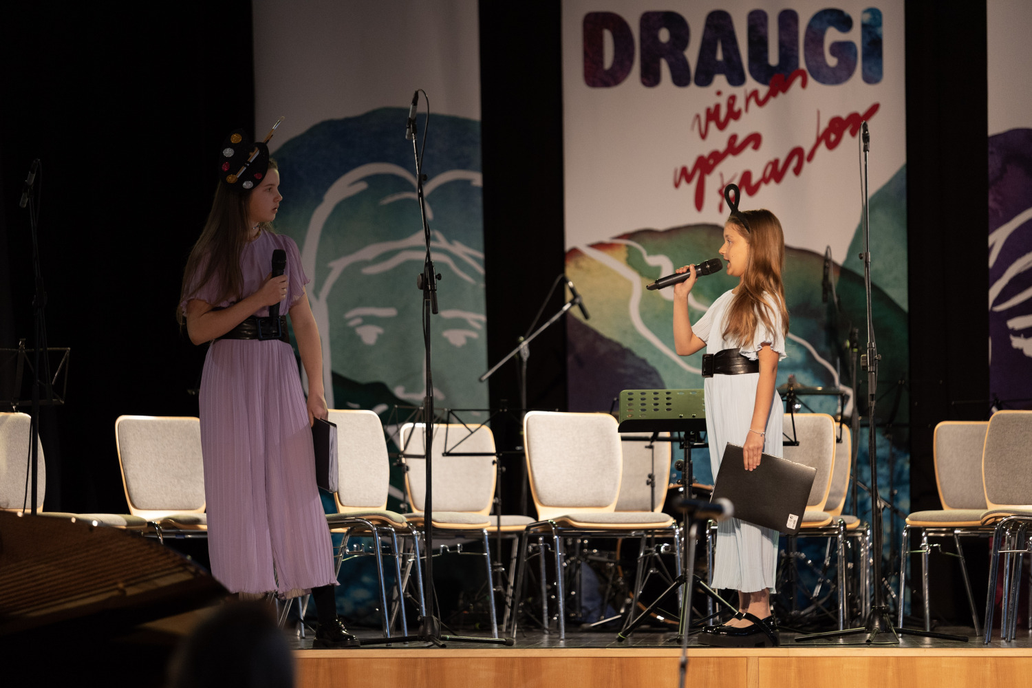  "Draugi vienas upes krastos" 