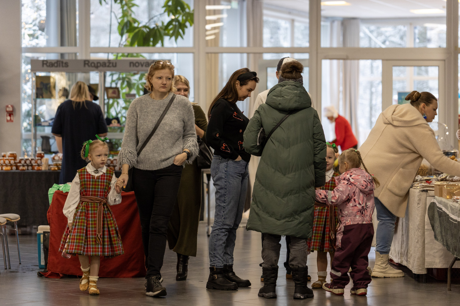 Ziemassvētku tirdziņš un sporta aktivitātes Ropažos