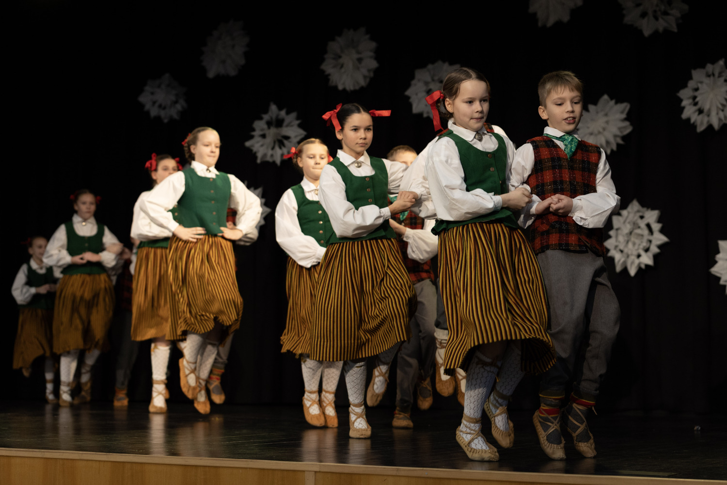 Ziemassvētku tirdziņš un sporta aktivitātes Ropažos