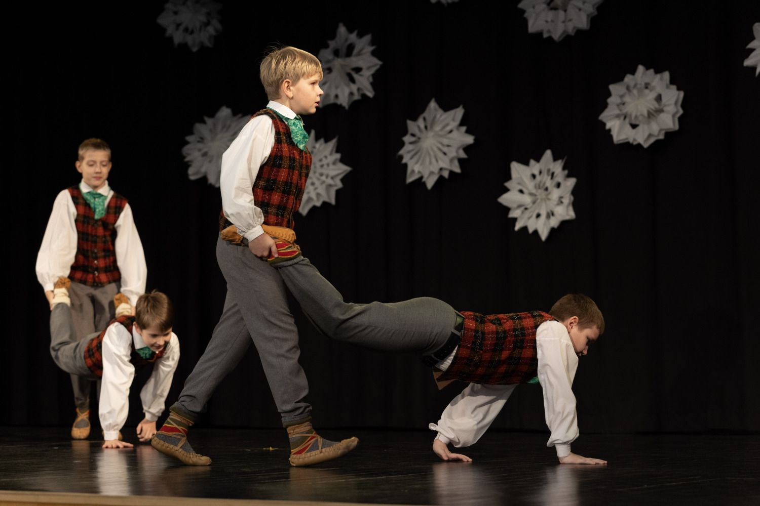 Ziemassvētku tirdziņš un sporta aktivitātes Ropažos